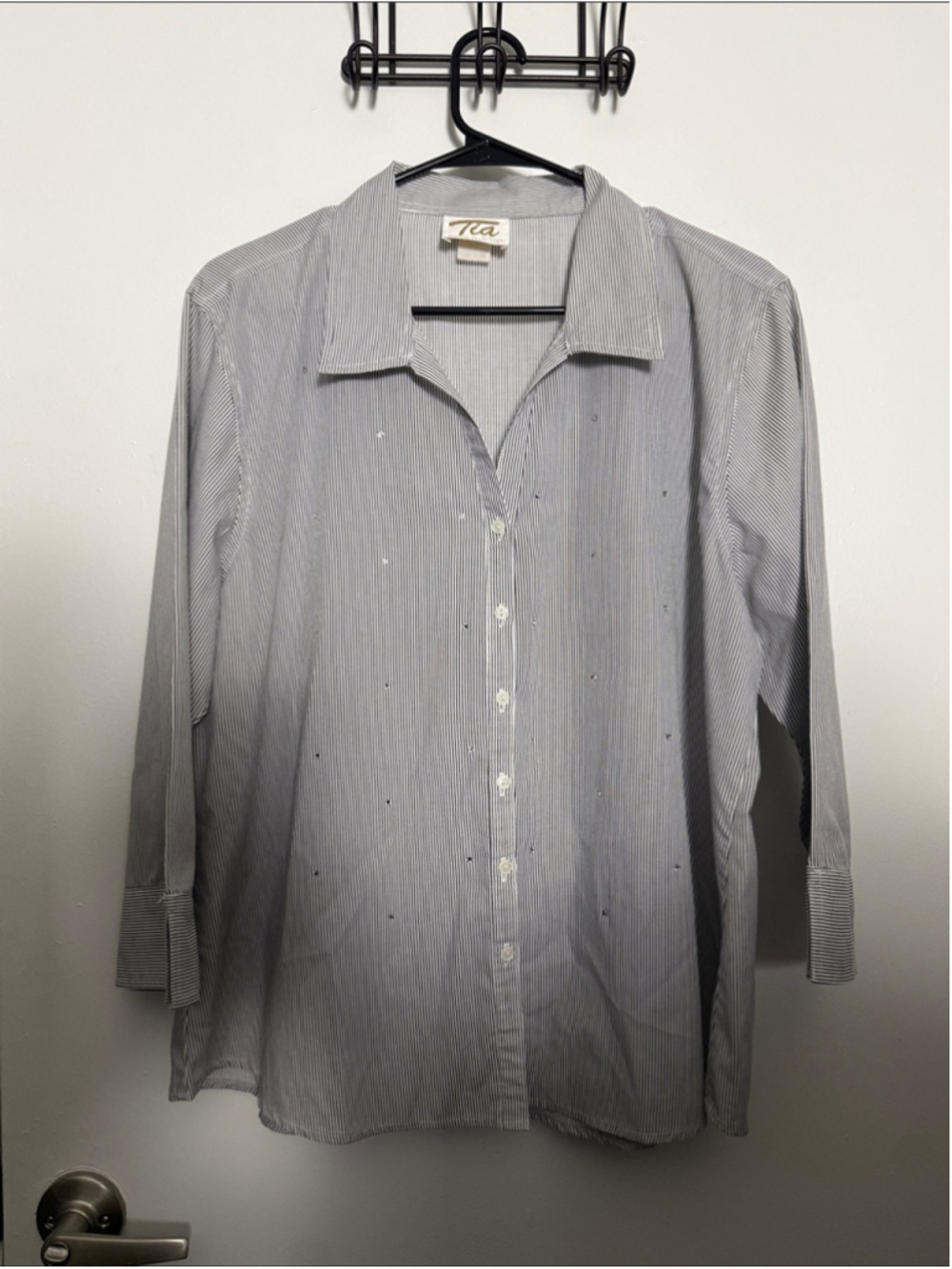 Vintage Tia Designs Gray & White Pinstripe Rhinestone Button Up Size Large/XL - Picture 2 of 6